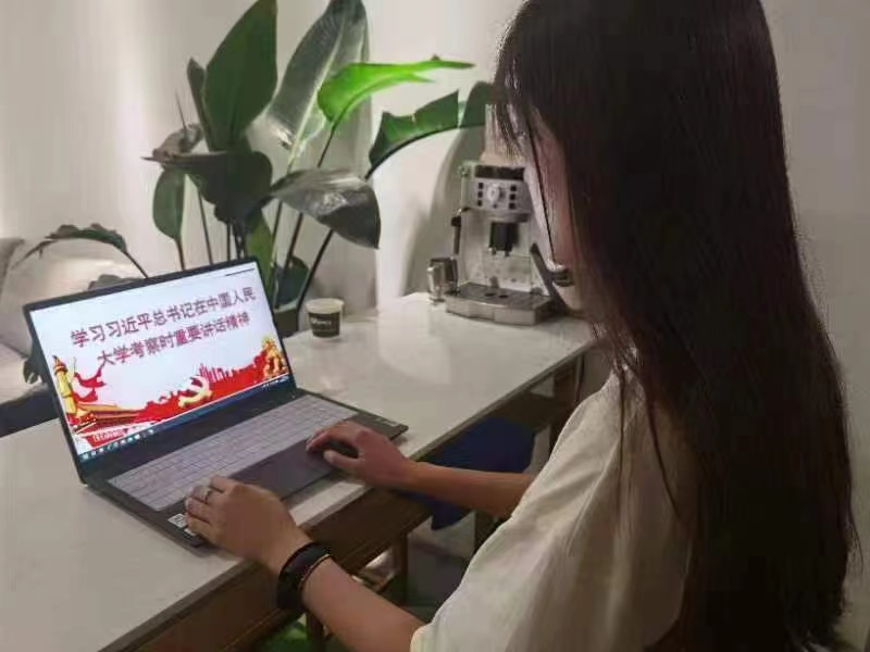英国威廉希尔公司开展主题团日活动