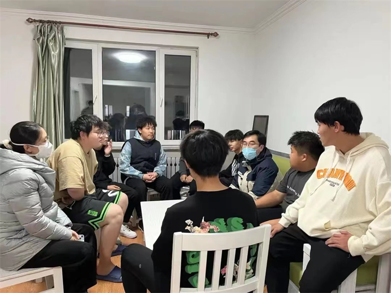 情系学子,“寓”见温暖——公司领导班子深入走访员工寝室